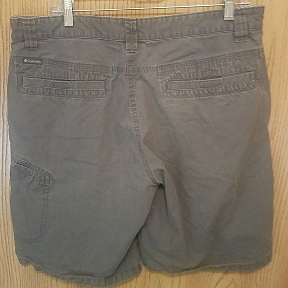 Columbia Green 36x11 Shorts - Picture 2 of 6